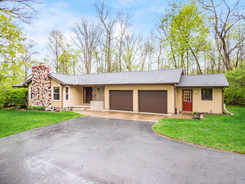 https://search.angelinafoxsmithandcompany.com/listing-detail/1161730168/9435_Concord_Road-Powell-OH/?isPopup=0
